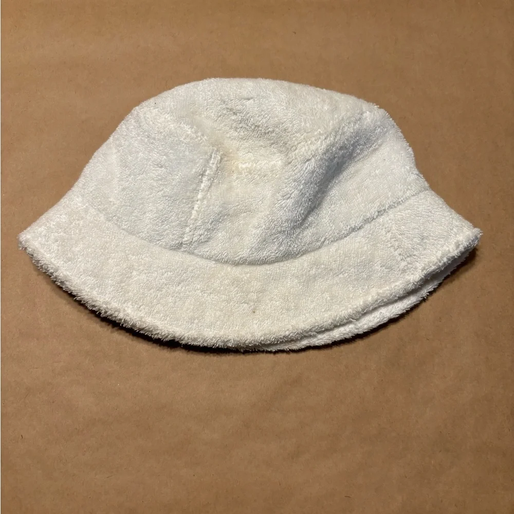 CHANEL TERRY CLOTH BUCKET‎ HAT